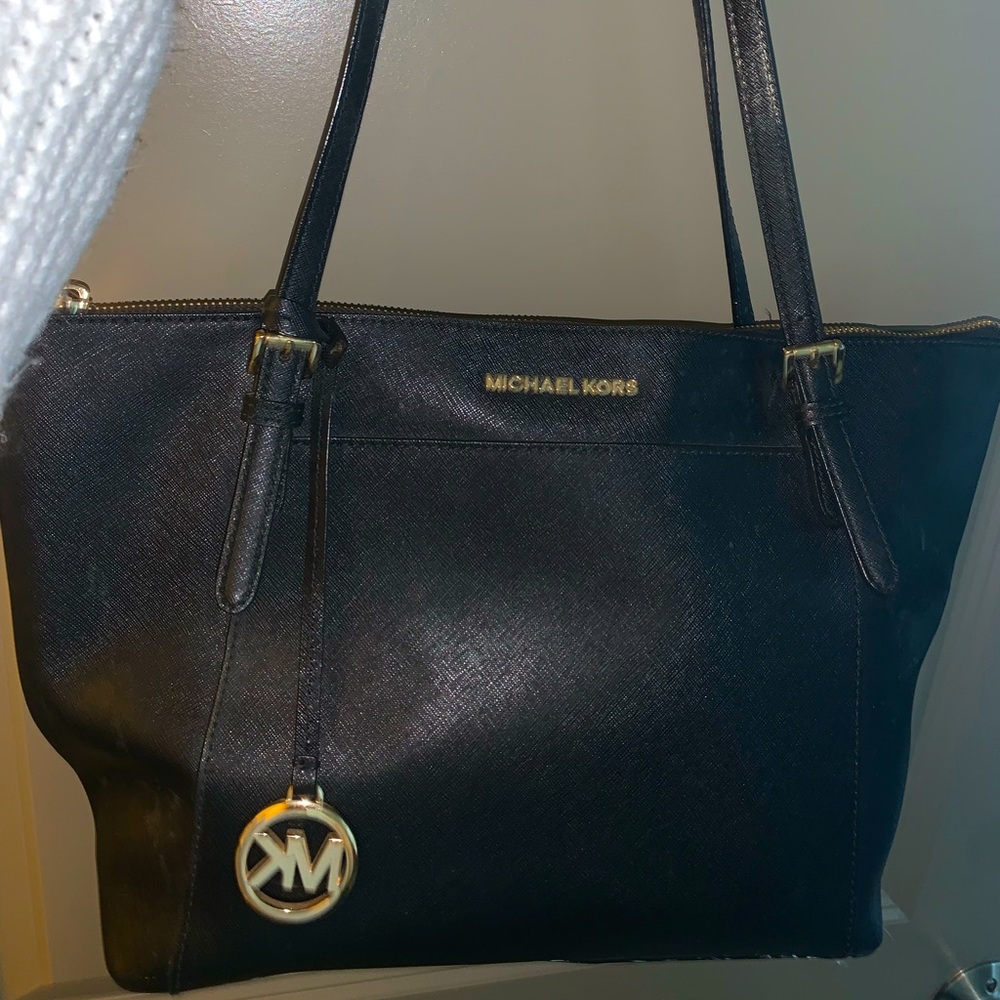 Black Micheal Kors Purse